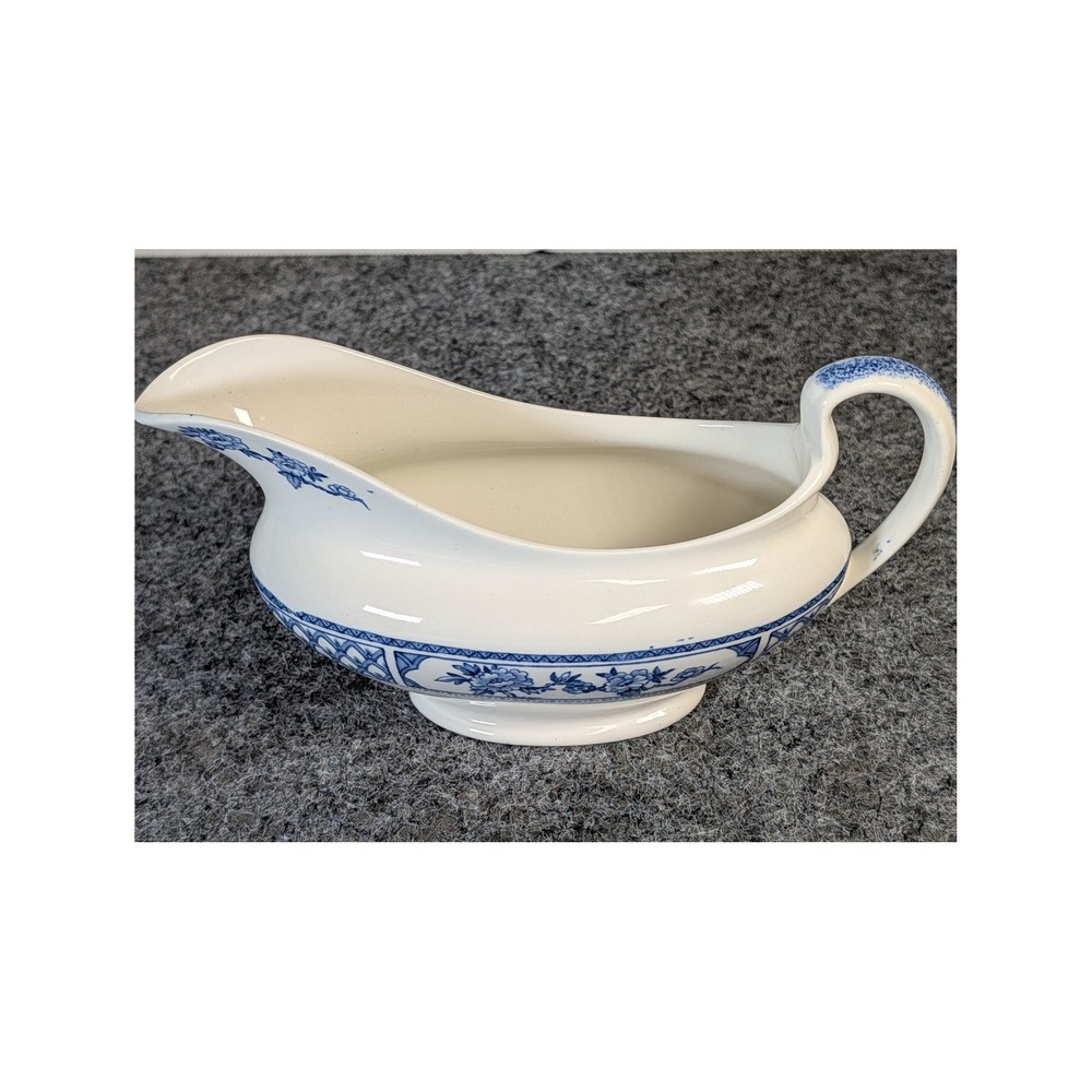 Johnson Brothers The Exeter Gravy Boat Blue White Floral England 12 oz